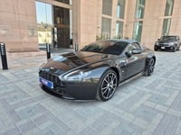 مستعمله 2013 استون مارتن V8 فانتاج للبيع فى الرياض